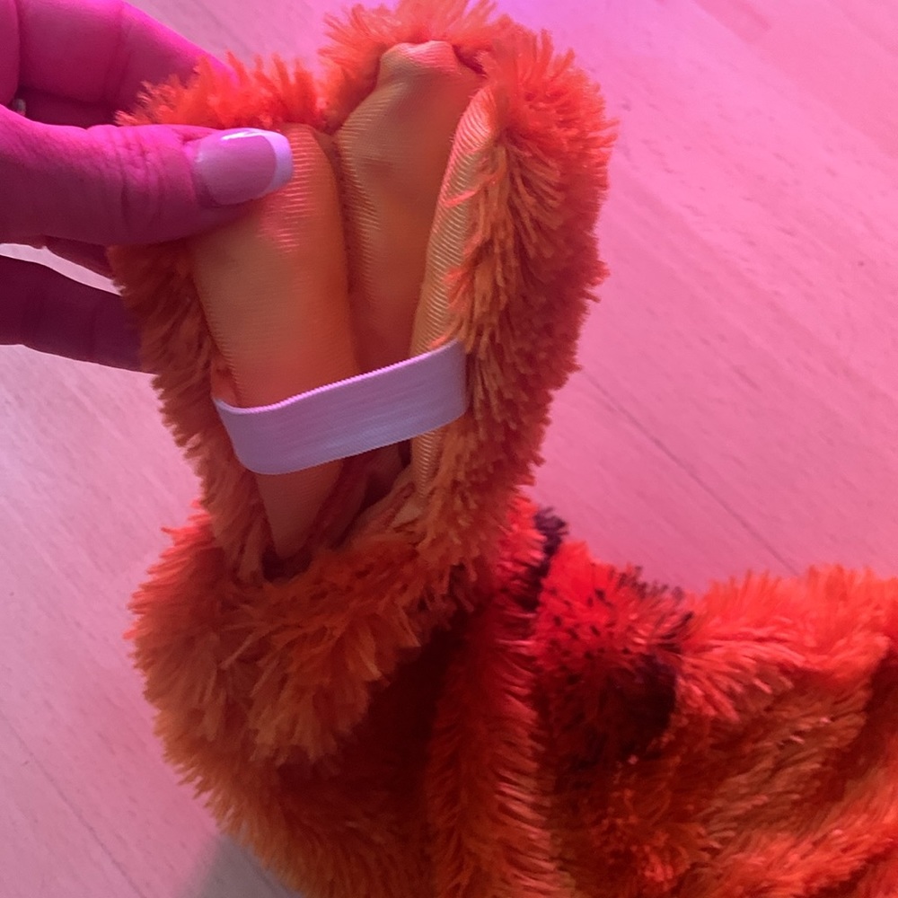 authentic kids zip up,tiger, fun, pyjama outfit built in slippers - Picture 6 of 9